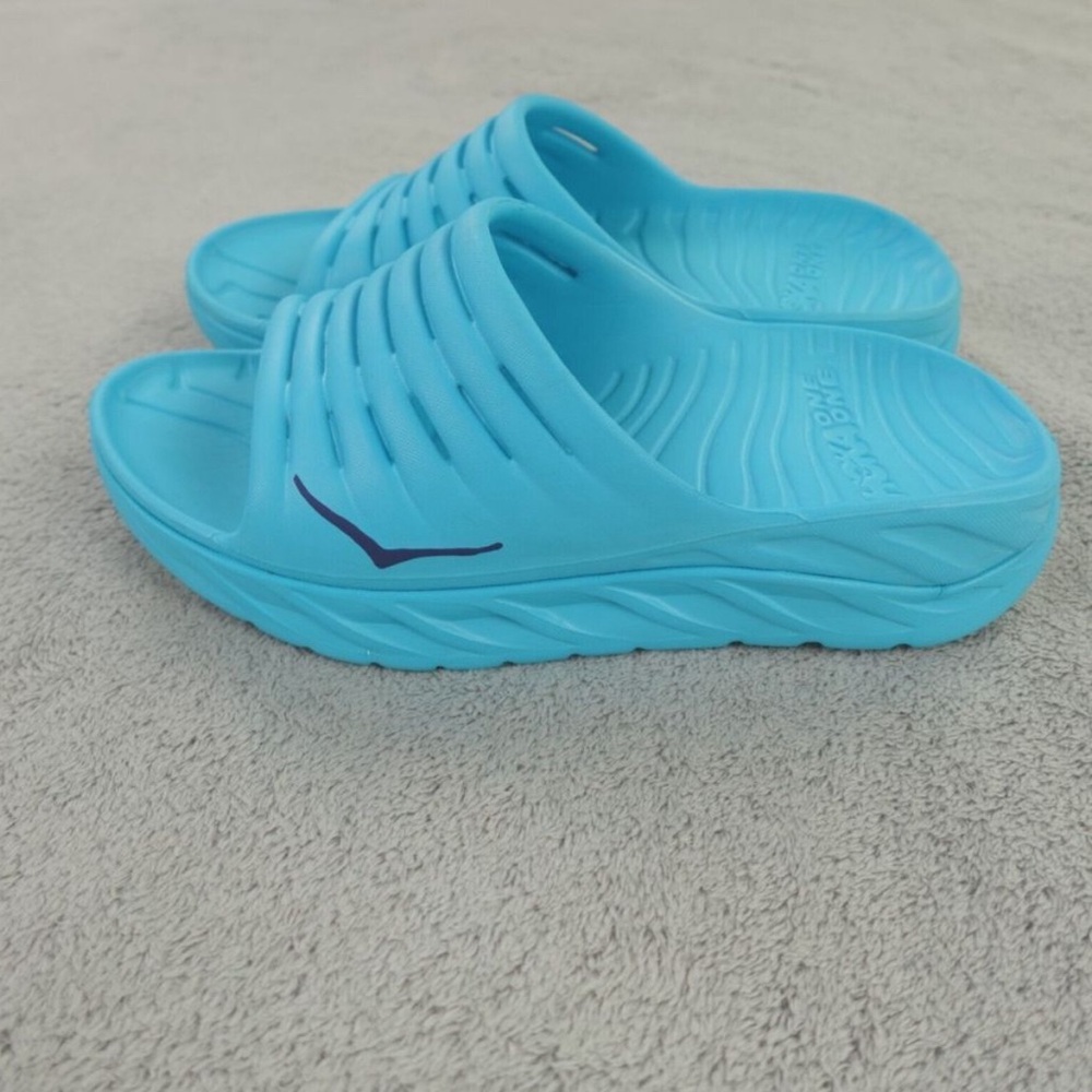 Ugh…re-selling as I bought wrong size. These are men’s size 9